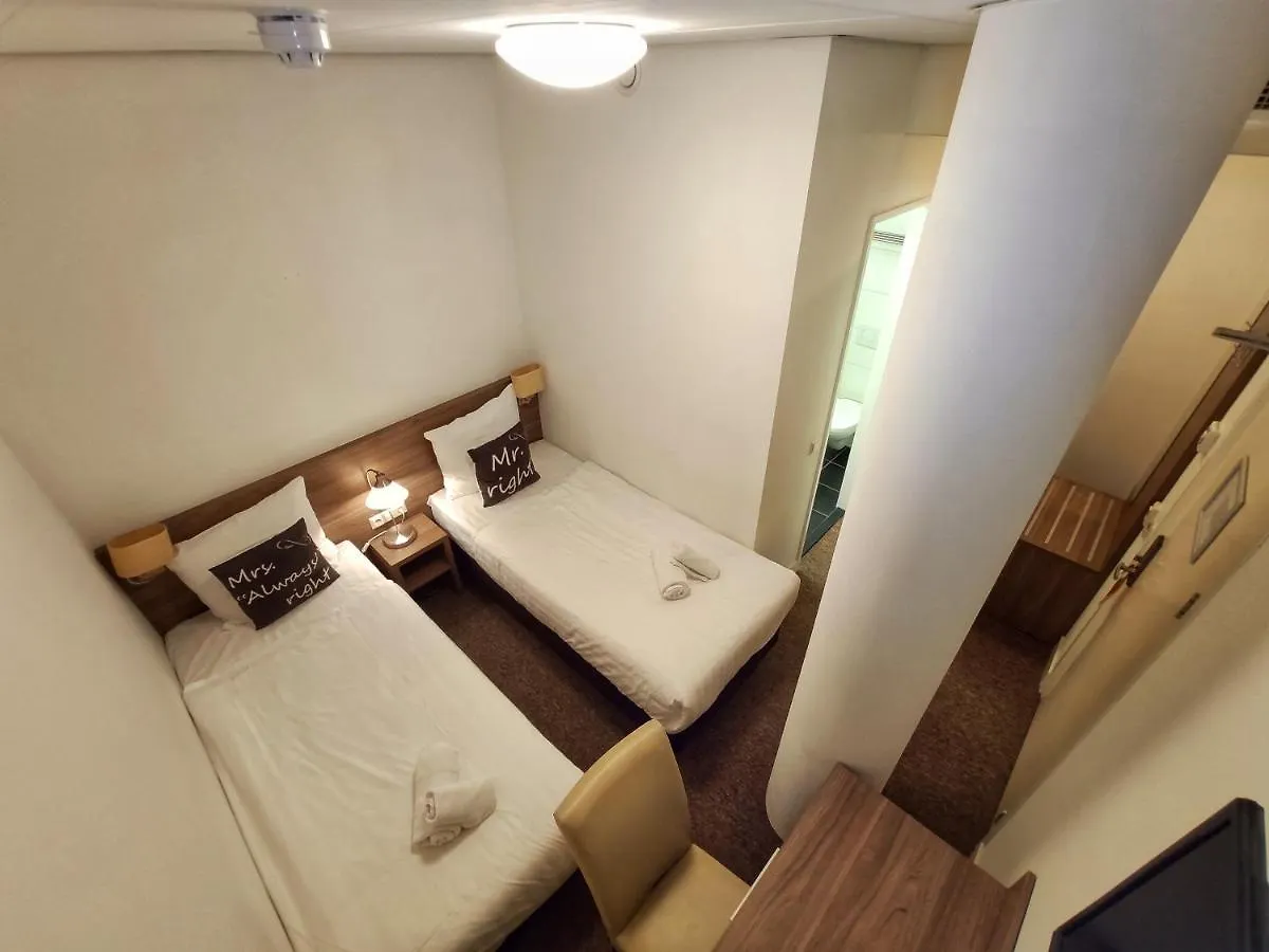Hotel Hague Center Lahey